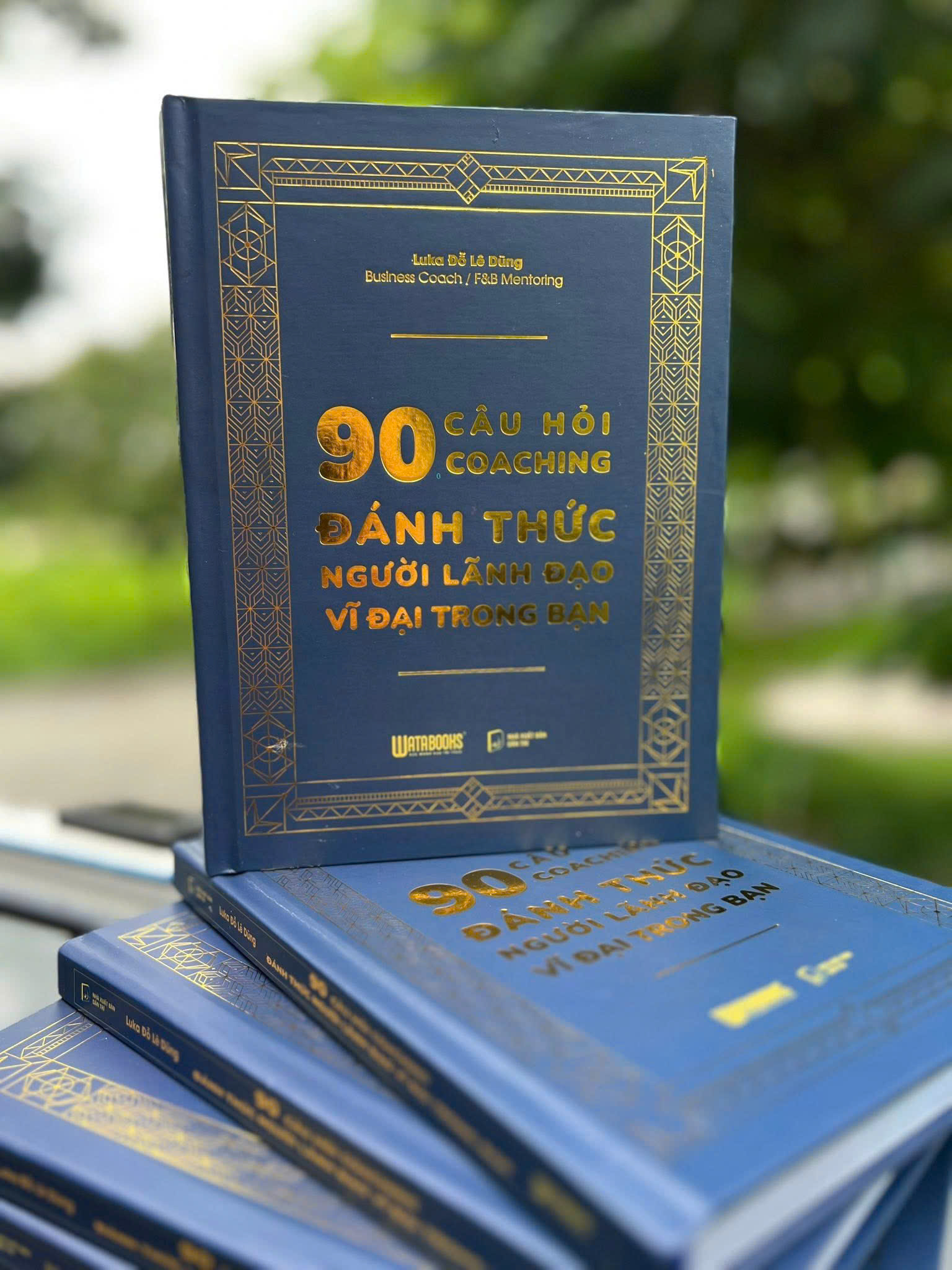 Bìa sách 90 Câu Hỏi Coaching